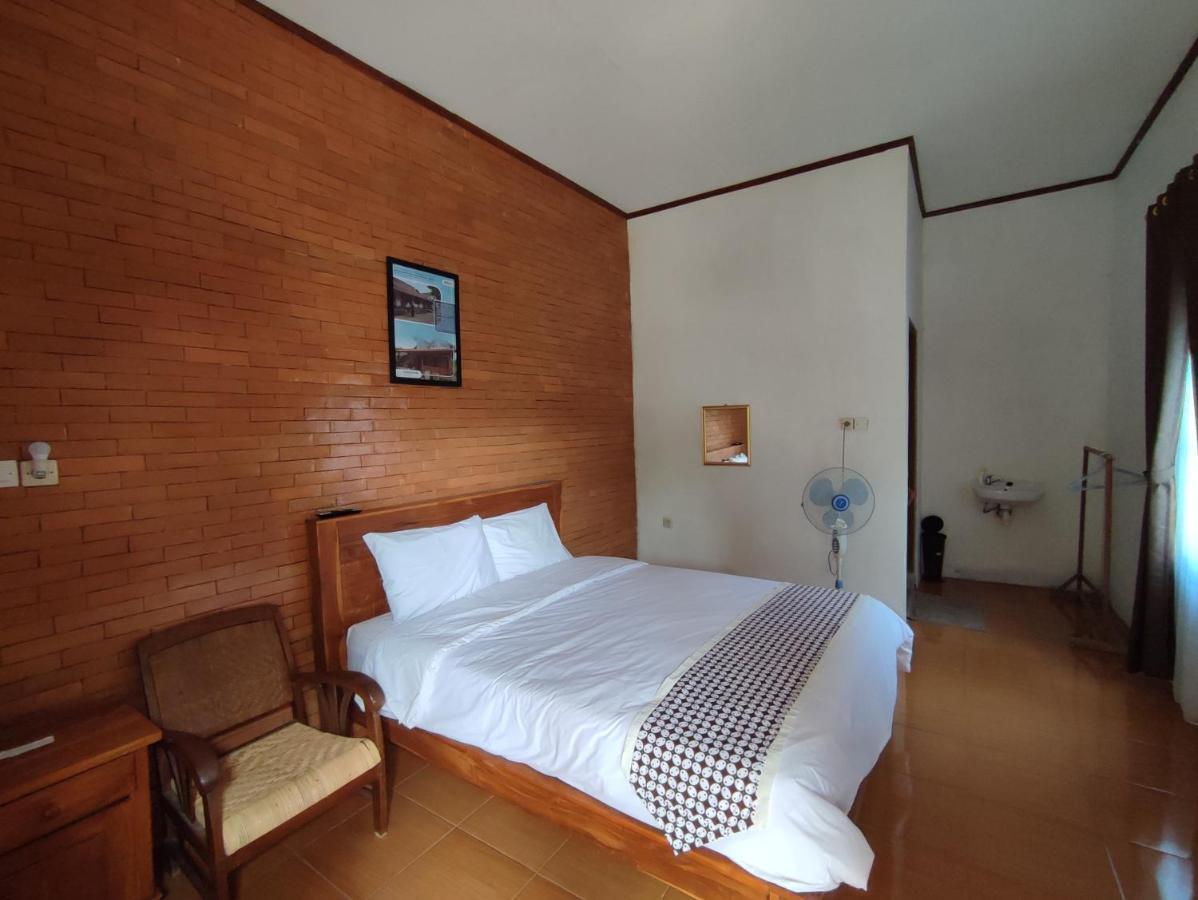 Romadhoni Homestay Magelang Room photo